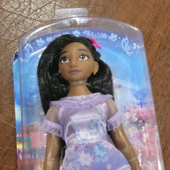 Isabela Madrigal Fashion Doll Disney Encanto with Dress, Shoes, and Glasses New - Picture 7 of 10